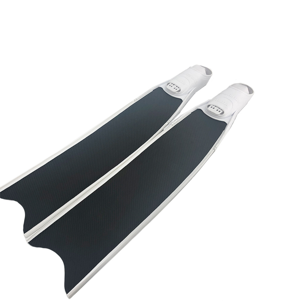 Vehicle traveling data recorder